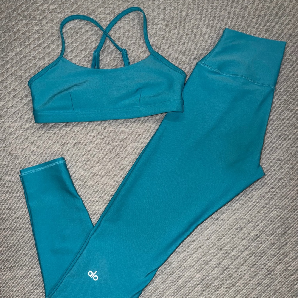 ALO Yoga Teal Blue Leggings and Strappy Sports Bra Set